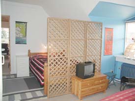 Room 2a.jpg (17677 bytes)