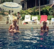 Mal0008-Ved-poolen-21