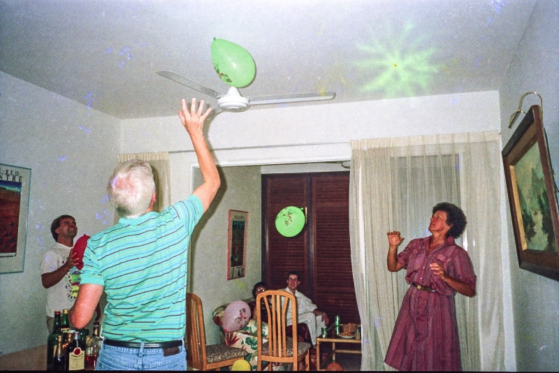 1990-27-Kim-og-Bea-pakker-102