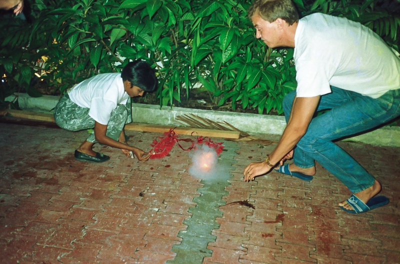 1990-27-Kim-og-Bea-pakker-105