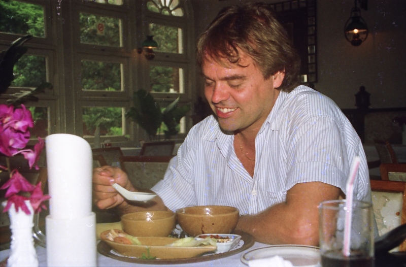 1990-30-Singapore-106