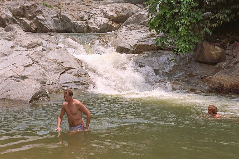 1991-27-Vandfald-med-kim-og-bea-105