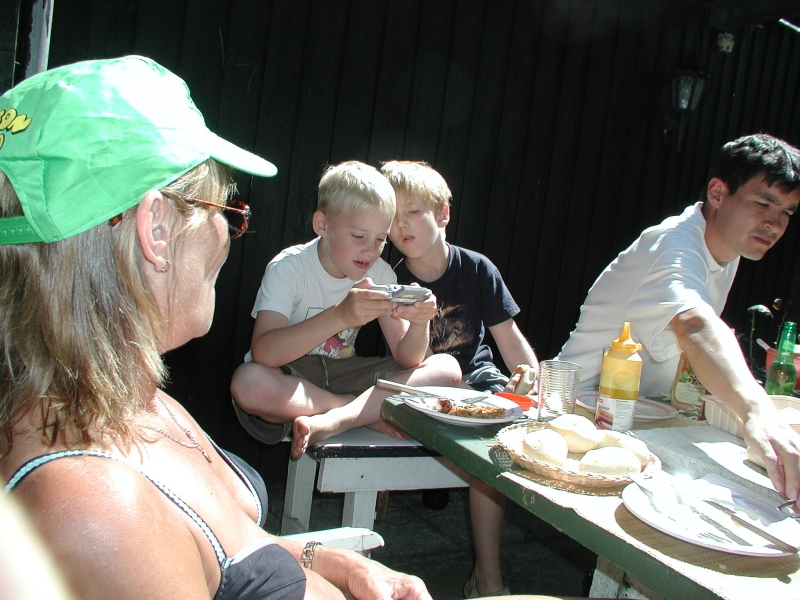 OLYMPUS DIGITAL CAMERA