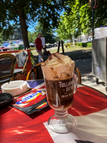 2022-Frokost-paa-Bakken-106