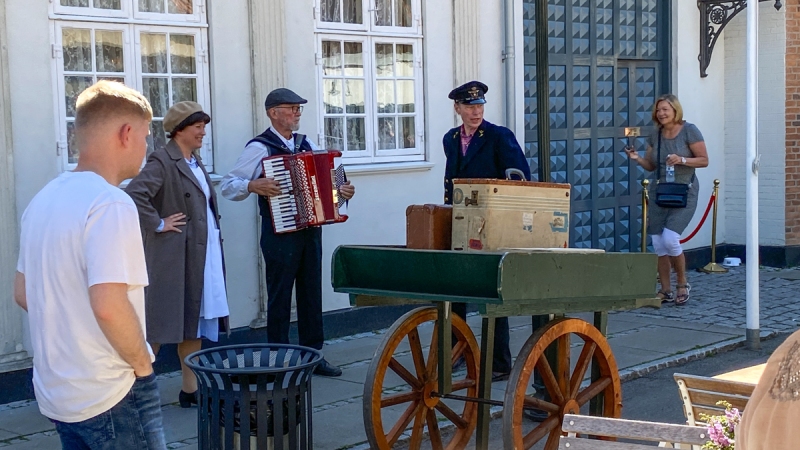 2022-Frokost-paa-Bakken-120