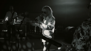 Magnum - Crazy Old Mothers